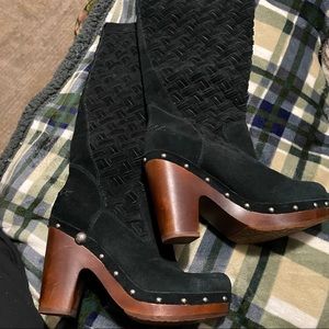 UGG Arroyo black suede boot with wood heel